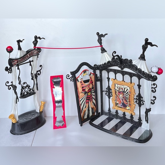 HTF Monster High Freak Du Chic Scaregrounds Circus almost complete 2015